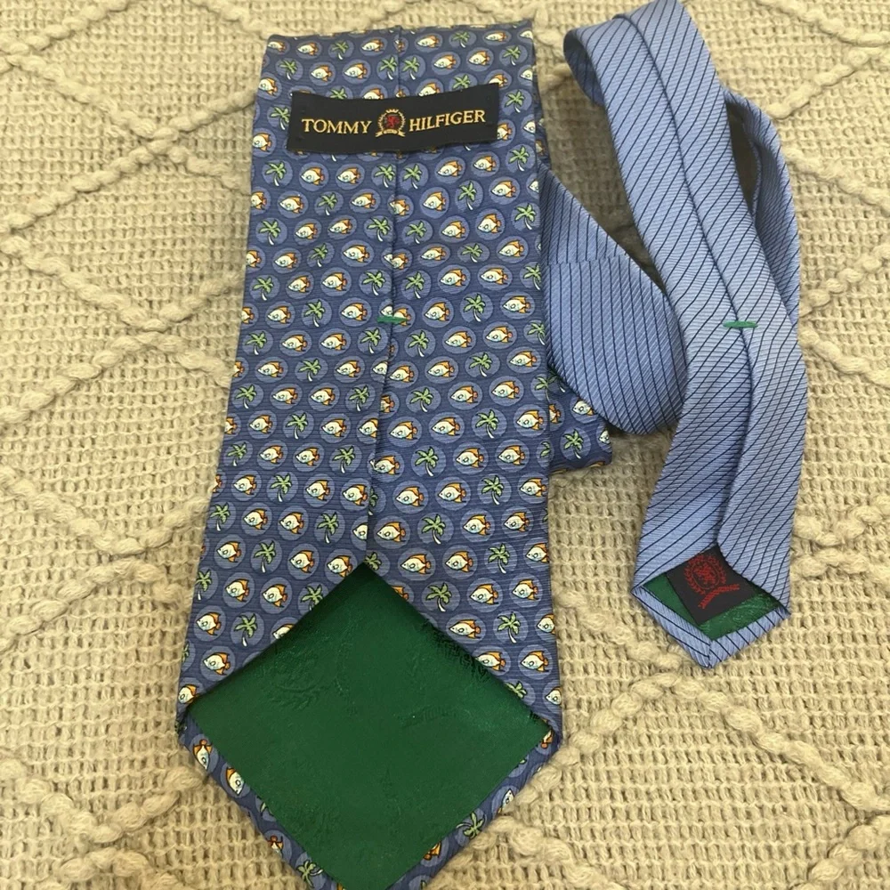 Vintage Tommy Hilfiger Blue Palm‎ Tree Fish Print 100% Silk Men’s Neck Tie Good